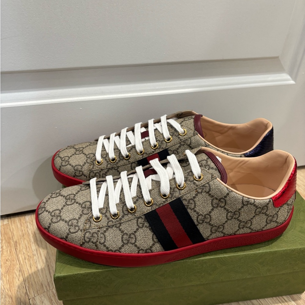 Gucci GG Canvas Sneakers - Picture 2 of 8